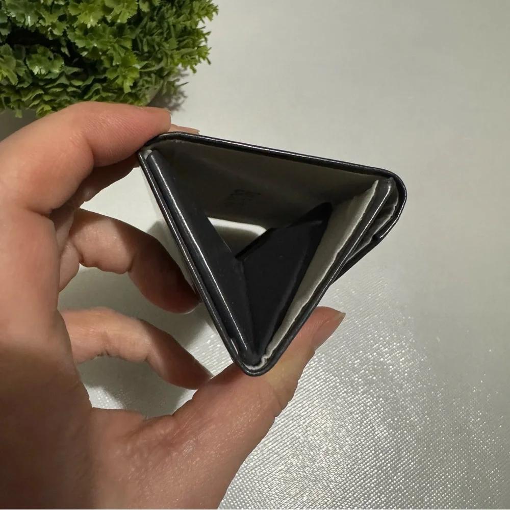Bulova Gray Collapsible Magnetic Sunglasses Glasses Case Luxury Designer‎